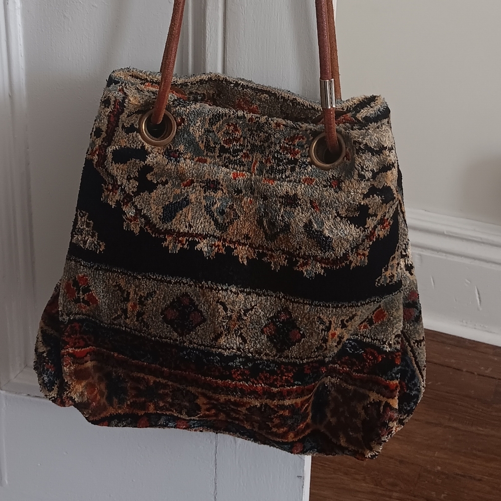 Elegant Tapestry Shoulder Bag Clever Carriage Company Vintage